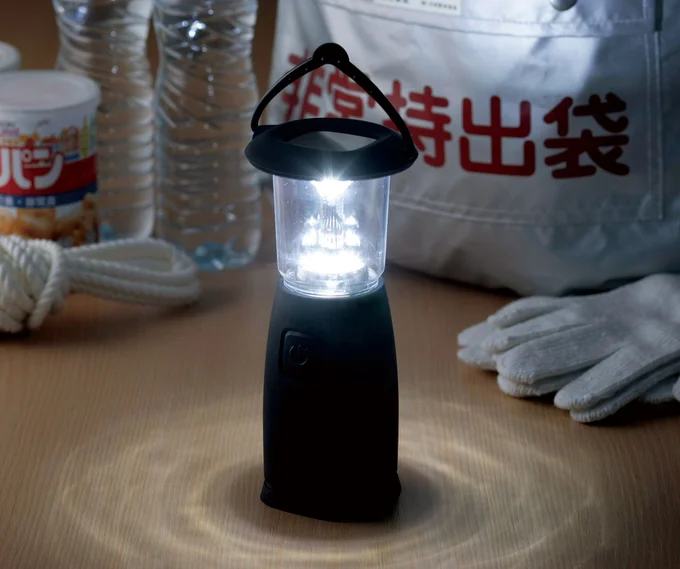 緊急時に電池がなくても明るく点灯するスグレモノ