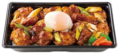 とろ～り絡まる「温玉付きＷ焼鳥つくね重（肉2倍）」 1120円
