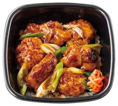 ふわっと香る炭火「旨だれ焼鳥つくね重」 660円