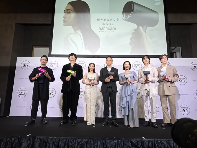パナソニック株式会社 ビューティ・パーソナルケア事業部 ビューティブランドマネジメント部 部長 神本暁さんと一緒に