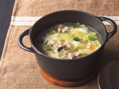 キャベツと豚肉のしそチーズスープ