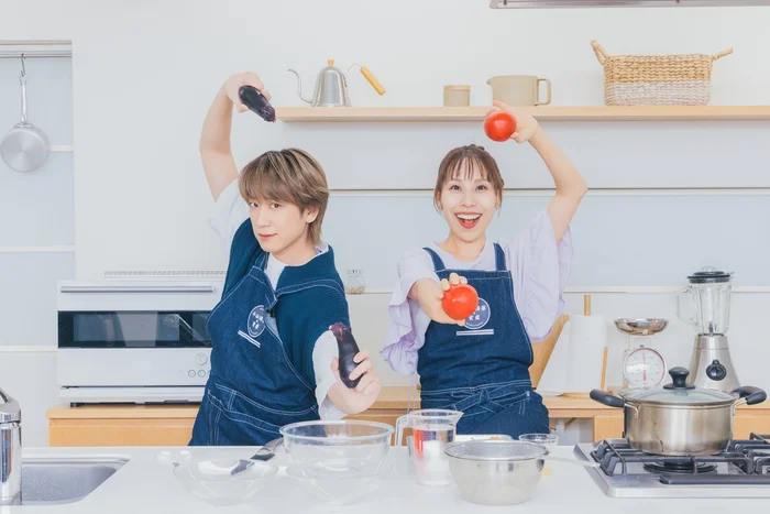 NEWS小山慶一郎、実姉みきママと思い出の「冷や汁」作り！想像を超えたアレンジレシピに困惑？