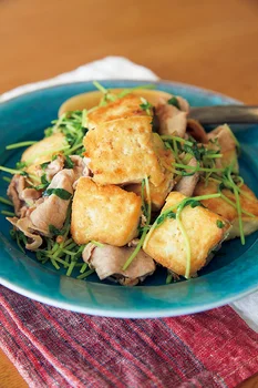 豚こま・豆腐・豆苗で、ボリュームコスパ炒め！「豆腐のうま塩チャンプルー」【節約おかず】