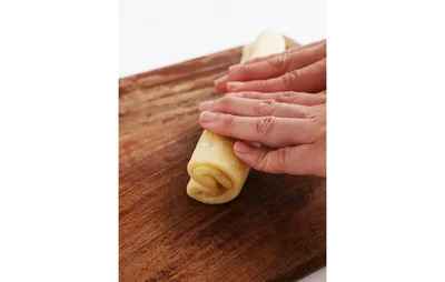 両端からくるくる丸める