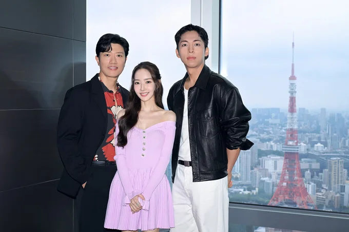 3人の息がぴったり!3人とも顔が小さくスタイル抜群!!