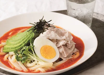 豚しゃぶとアボカドの冷製トマトうどん