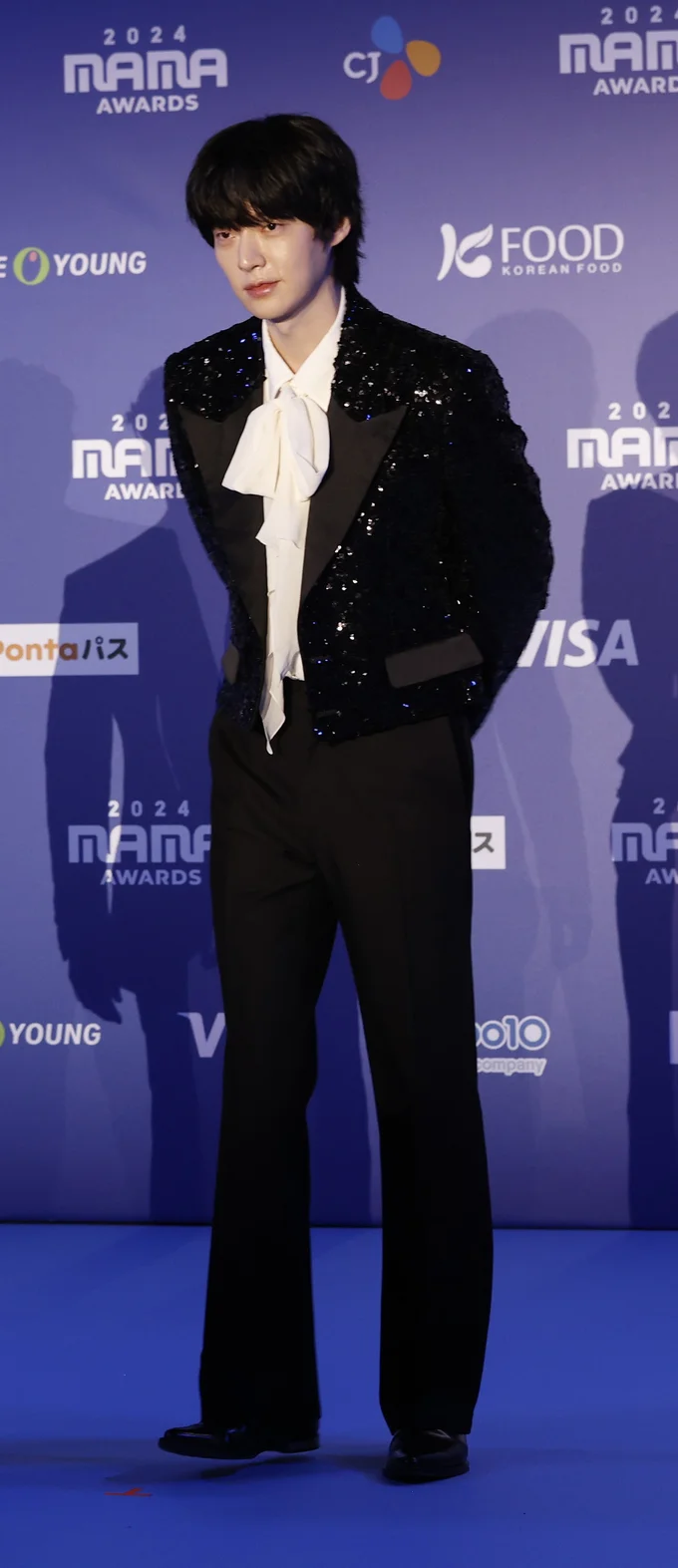 アン・ジェヒョン全身