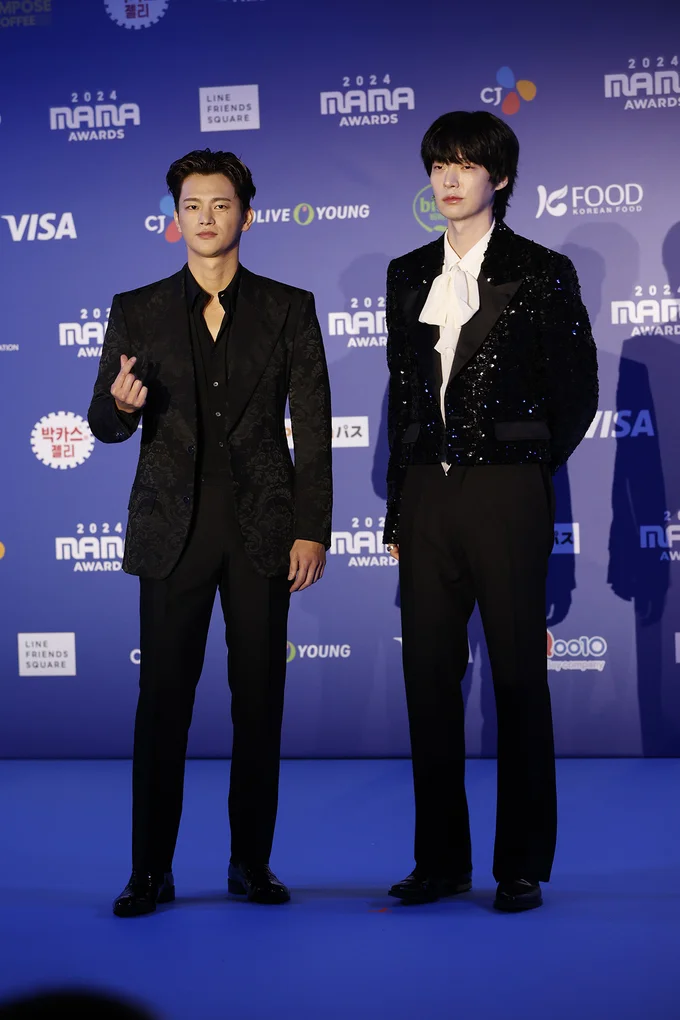 「MAMA AWARDS（Mnet ASIAN MUSIC AWARDS）」に登場したソ・イングクとアン・ジェヒョン撮り下ろし