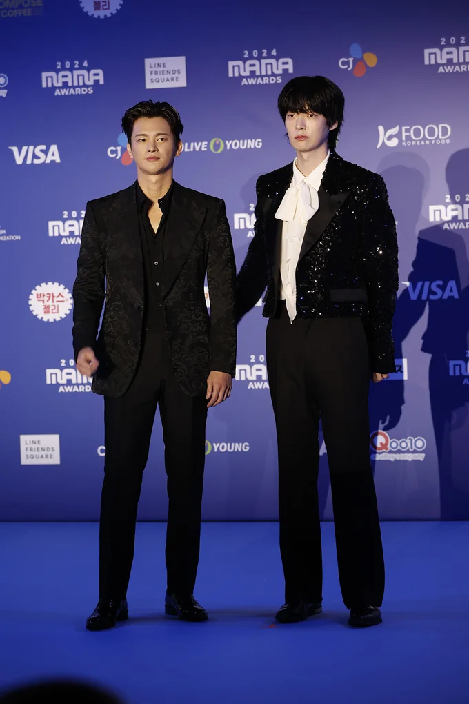 「MAMA AWARDS（Mnet ASIAN MUSIC AWARDS）」に登場したソ・イングクとアン・ジェヒョン撮り下ろし