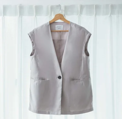 ホックで袖の取り外しができる