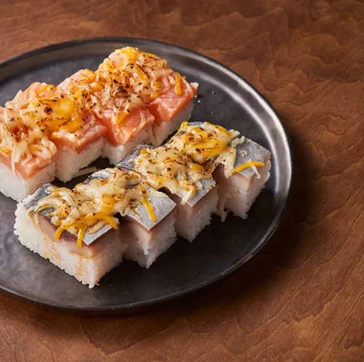 チーズがしめサバの酸味をマイルドに
