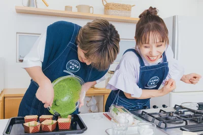 ちょっとずつ入れて調整したい小山さん。みきママ「ダーッと入れて～！」