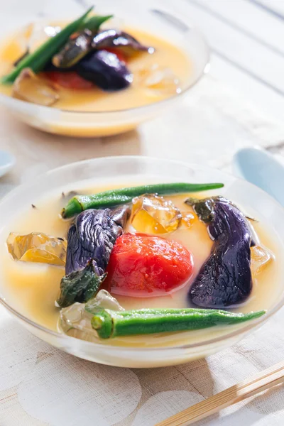前日の味噌汁を冷やして野菜を投入しても簡単に作れます！