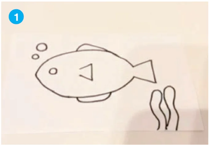 画用紙に好きな絵を描く