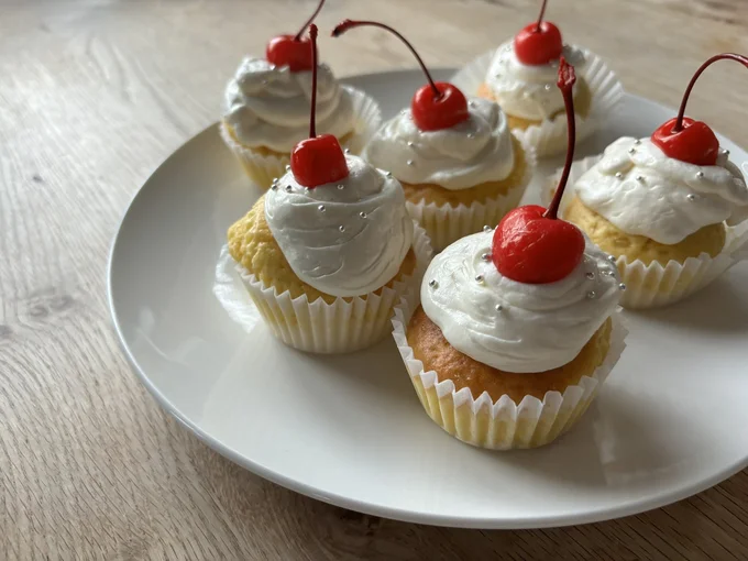 さくらんぼのケーキ▶長女ちゃんが作って一番楽しかったのは「全部!」とのこと(⇒次へ)