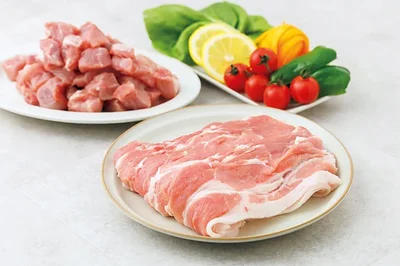 [岩手県花巻市]白金豚ファミリーセットA（1.2kg）（モモスライス・カレー用角切り）