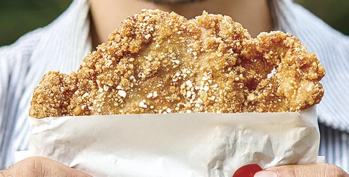 【マルチグリドルで揚げる】鶏むね肉をまるごと一枚使った「ダージーパイ」／マルチグリドル マジックレシピ（6）