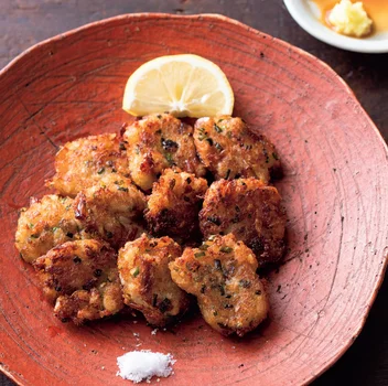 れんこんの驚くほど多彩な食感を味わい尽くそう!「塩炒め」と「れんこんもち」【笠原将弘さんの秋野菜レシピ】