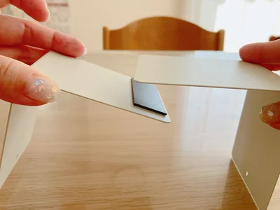 マグネットを使ってブックエンドを2つ組み合わせる　　▶どう使う？