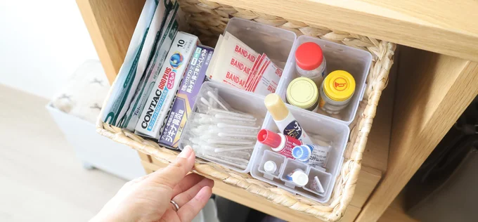 くつしただけでなく、常備薬や化粧品、キッチン用品などの収納に使えるくつした整理カップ　　▶まだある「元をとった」セリアグッズ