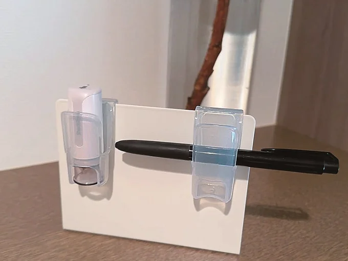 薬味チューブホルダーとブックエンドを組み合わせて玄関のはんこ置き場に!