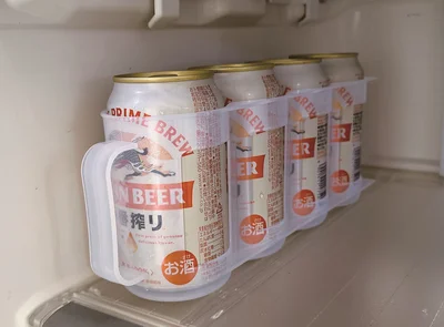 冷蔵庫で冷やしておきたい缶飲料を、まとめて収納できる缶ストッカー