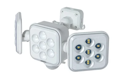 5W×3灯 フリーアーム式LEDソーラーセンサーライト S-330L ¥13,937（公式Web販売価格）／問い合わせ： ムサシ