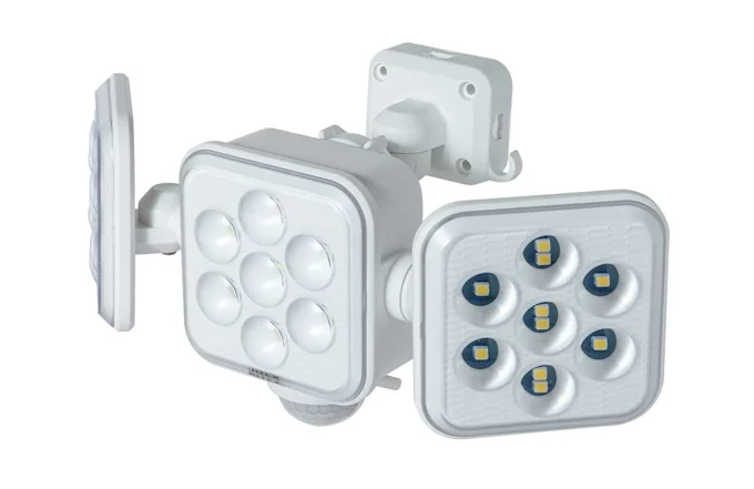 5W×3灯 フリーアーム式LEDソーラーセンサーライト S-330L ¥13,937（公式Web販売価格）／問い合わせ： ムサシ