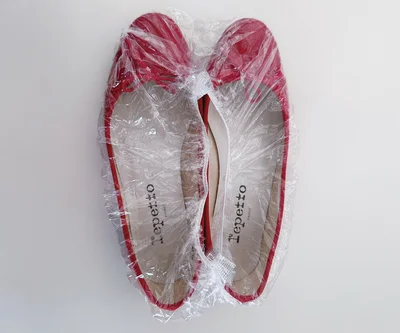 シャワーキャップが靴の持ち運びにぴったり