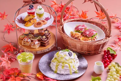 ＜レレーヴ-サロン・ド・テ＞ではシャインマスカットのケーキやフラッペが登場！