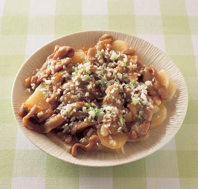 豚肉にしっかり下味をつけるのがコツ