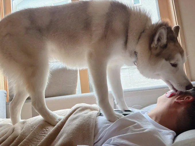 重い…けど嬉しい▶「パパのうめき声」の後は…（⇒次へ）