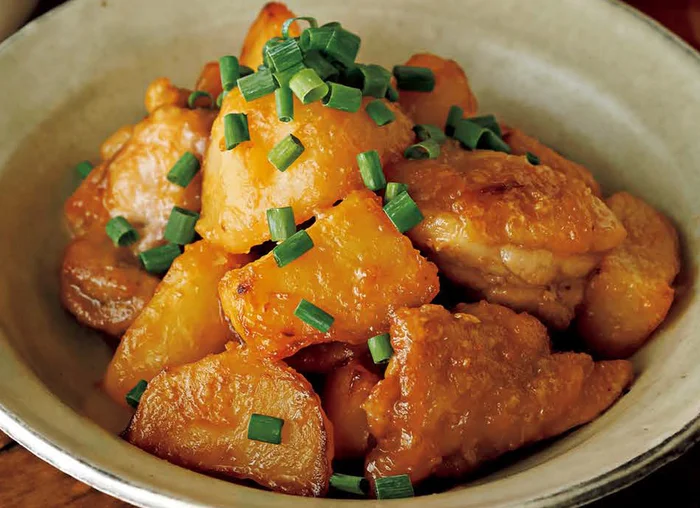 はちみつ入りのてりてりみそ味がたまらない！ 「じゃがいもととりのはちみつみそ煮」
