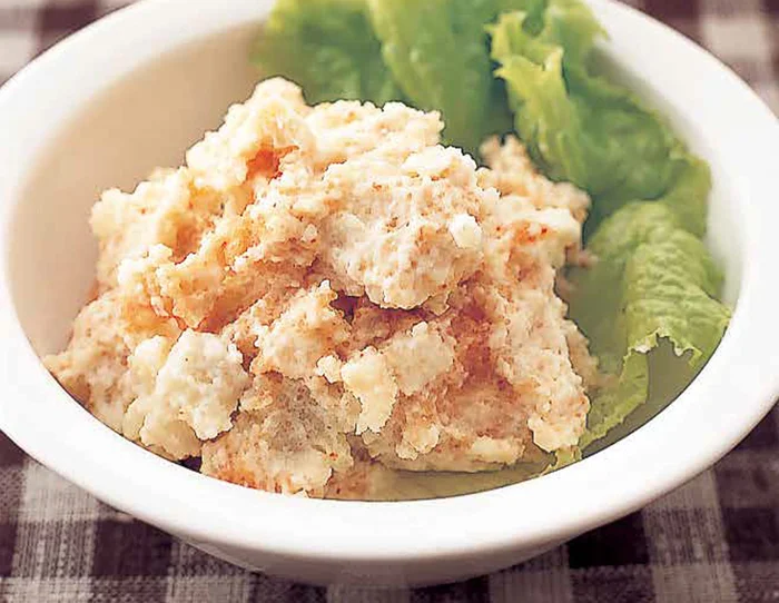 豆腐ソースを混ぜてコクをプラスして。「クリーミー明太ポテサラ」