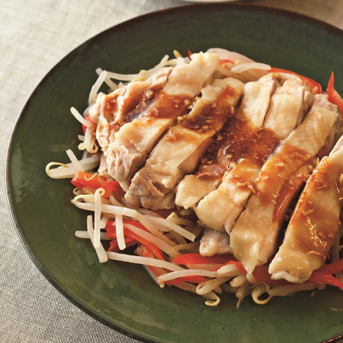 コクうまだれで野菜もたっぷり食べる「とり肉の中華蒸し」