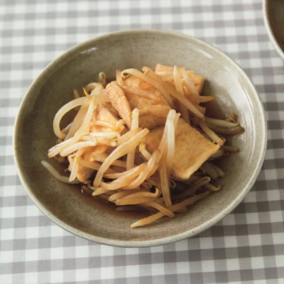 油揚げでうまみを加えた和風味「もやしと油揚げのレンジ煮」