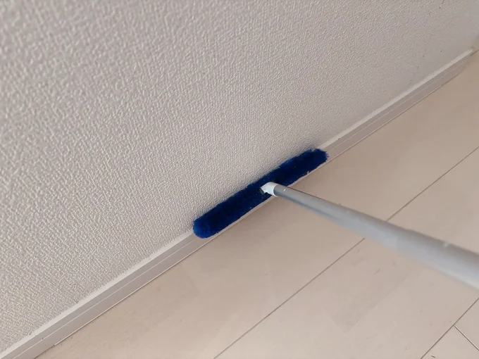 巾木のホコリ取りにも
