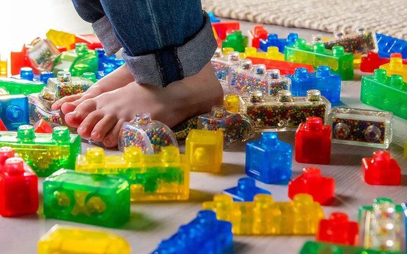 踏んでも痛くない！新感覚のブロックおもちゃ「ジェリーブロックス」が