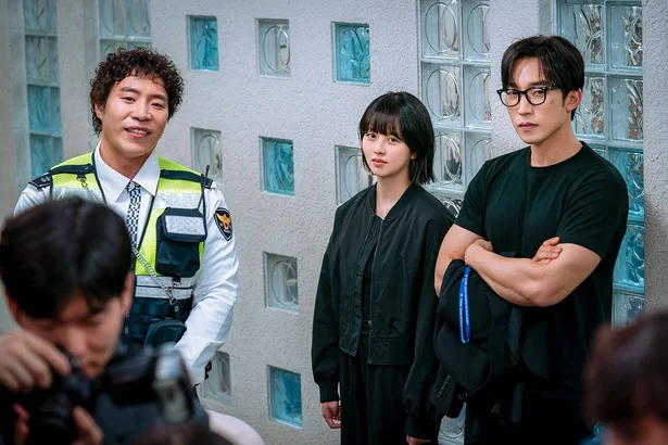 鍛え上げられた二の腕に注目