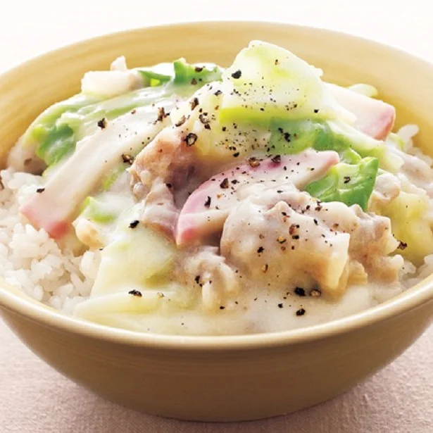 牛乳＋とりガラスープの素でちゃんぽん味！ レンチンで作れる「ちゃんぽん丼」レシピ