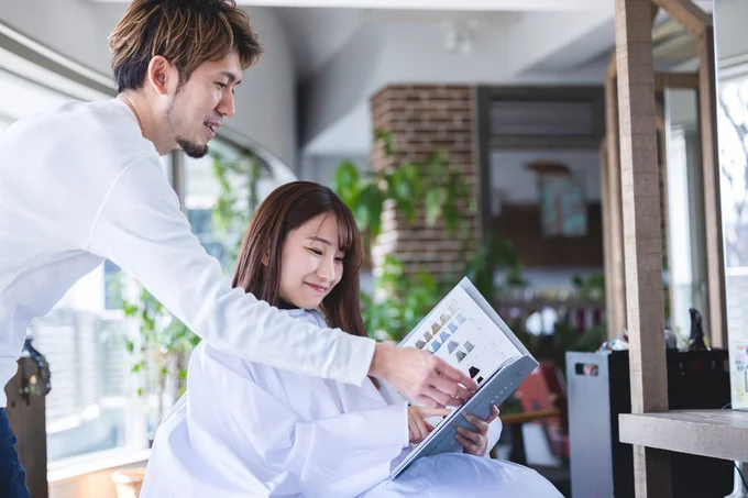 Q. 白髪は毎月、フルカラー（全体染め）で染めてもいい？