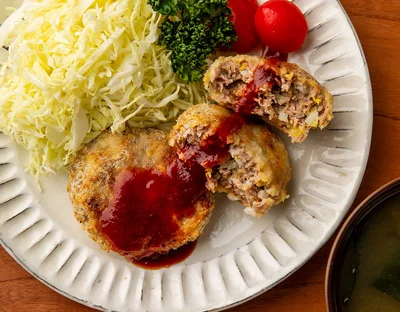 【感動の野菜レシピ】少量の油でサクサクに。白菜の甘みがたまらん「白菜メンチ」