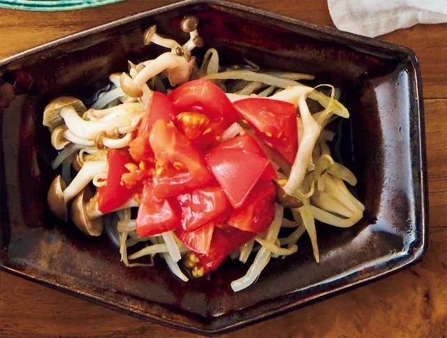 ポン酢をからめたトマトがドレッシングに！ もやしのトマポンサラダ