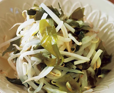 甘酢にごま油の香りをきかせて