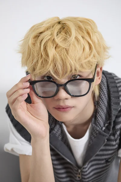 メガネも似合います。どんなコーディネートも自分流に