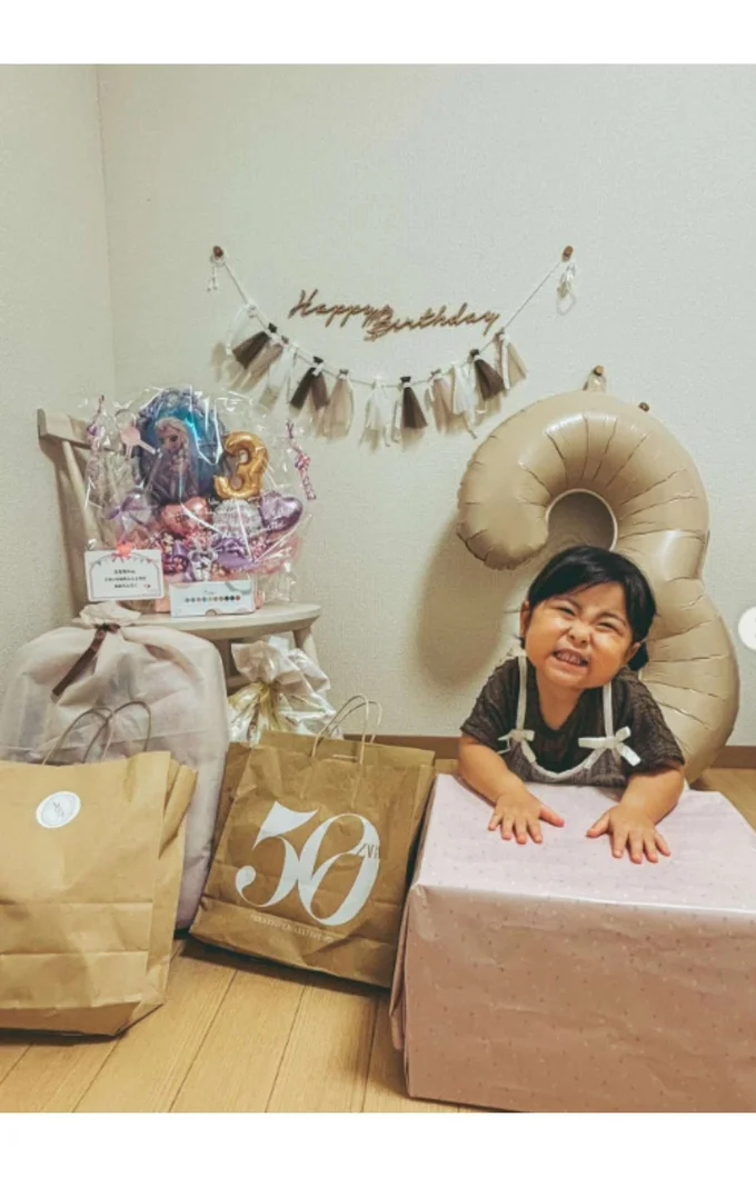 3歳の誕生日 ▶サングラス姿で飛び立つ準備完了（⇒次へ）