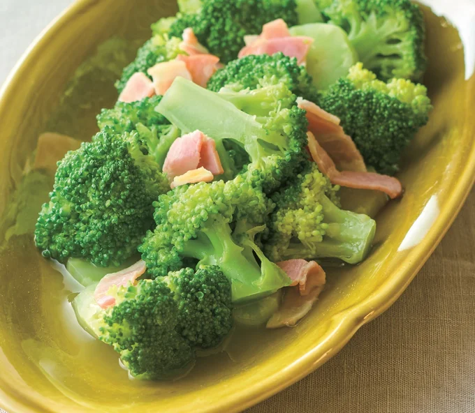 ブロッコリーとベーコンのバター煮