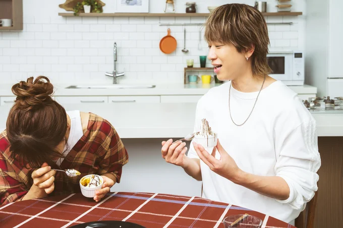 笑いの絶えない実食トーク