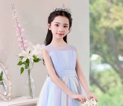 子どもの憧れを叶える、レインボーチュールドレスが登場！