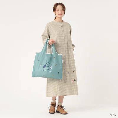 ワンピースと3色展開のエコバッグ